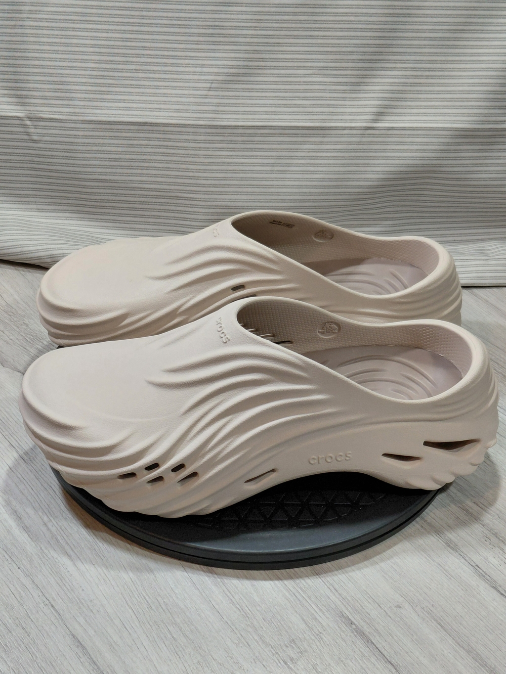 NEW Crocs Mens Echo Wave Clog Comfort Shoe Almond Tint Backless Mule M10 W12